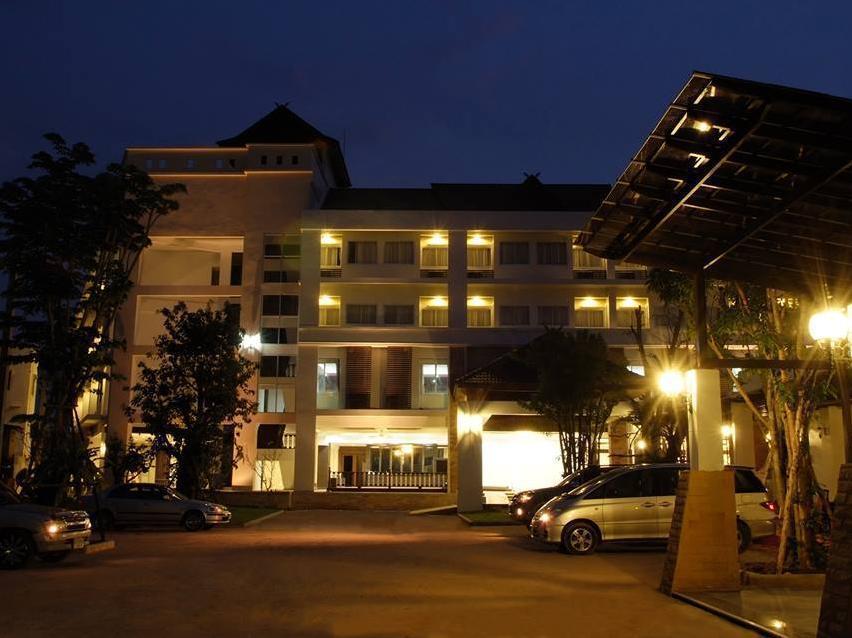 Nana Buri Hotel Chumphon Exterior foto