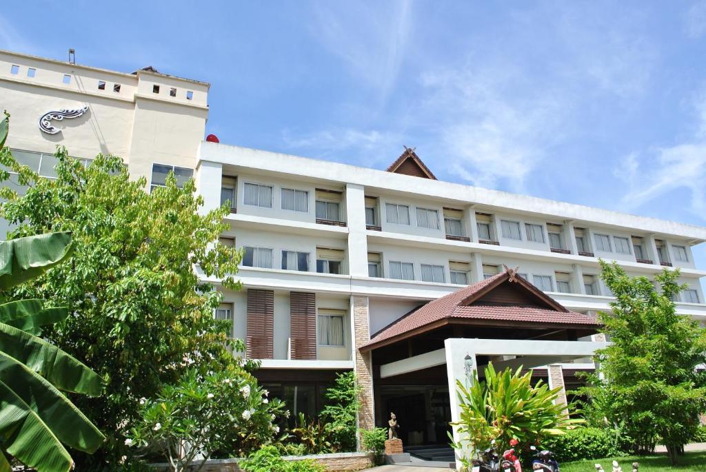 Nana Buri Hotel Chumphon Exterior foto