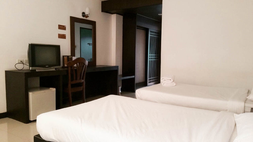 Nana Buri Hotel Chumphon Exterior foto