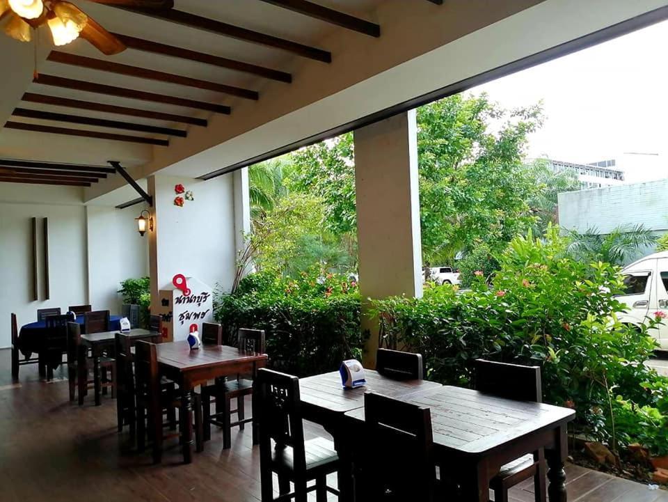 Nana Buri Hotel Chumphon Exterior foto